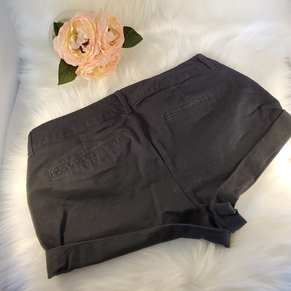 OLD NAVY BLACK PIXIE SHORTS. SIZE 6 - Picture 6 of 7
